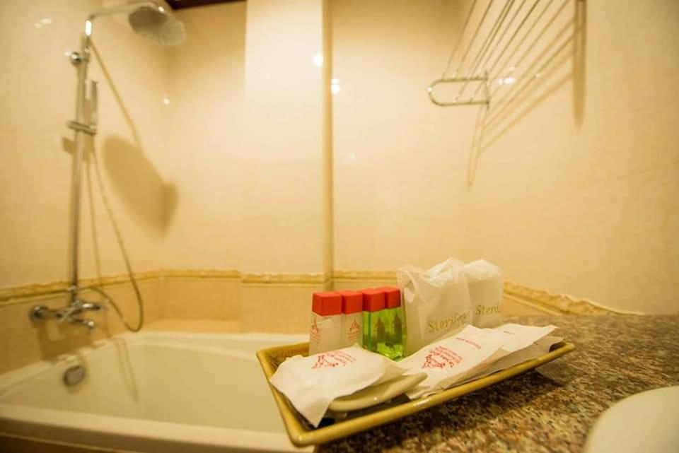 苏巴蒂斯酒店 巴色 外观 照片